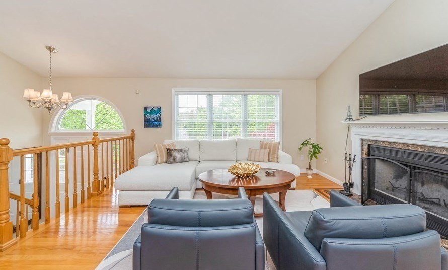 12 Sherwood Rd, Worcester MA 01602-2551 exterior