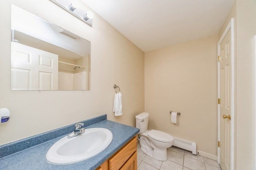 12 Sherwood Rd, Worcester MA 01602-2551 exterior