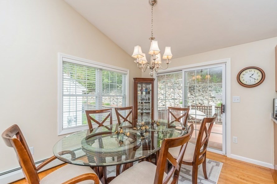 12 Sherwood Rd, Worcester MA 01602-2551 exterior