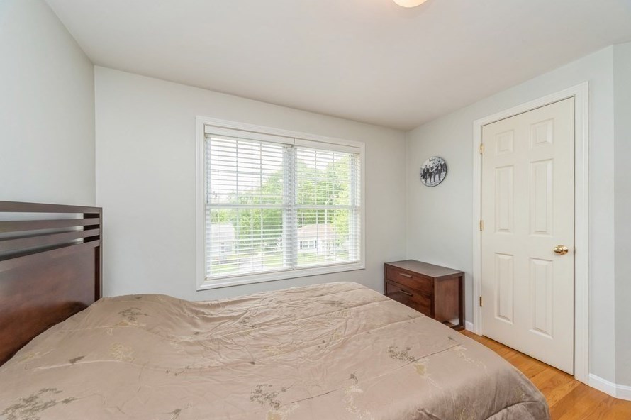 12 Sherwood Rd, Worcester MA 01602-2551 exterior