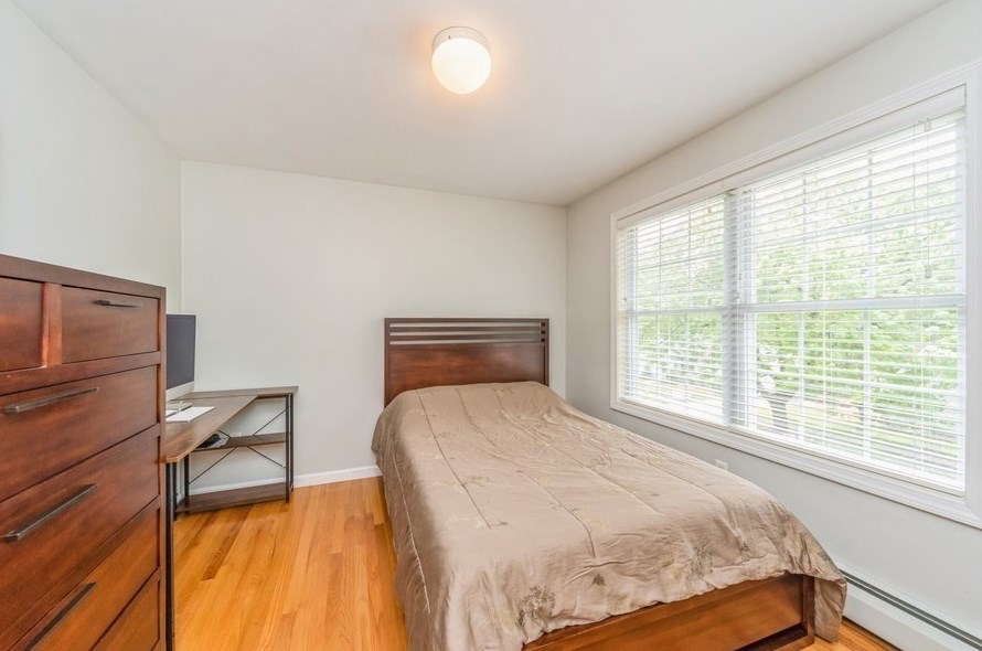 12 Sherwood Rd, Worcester MA 01602-2551 exterior