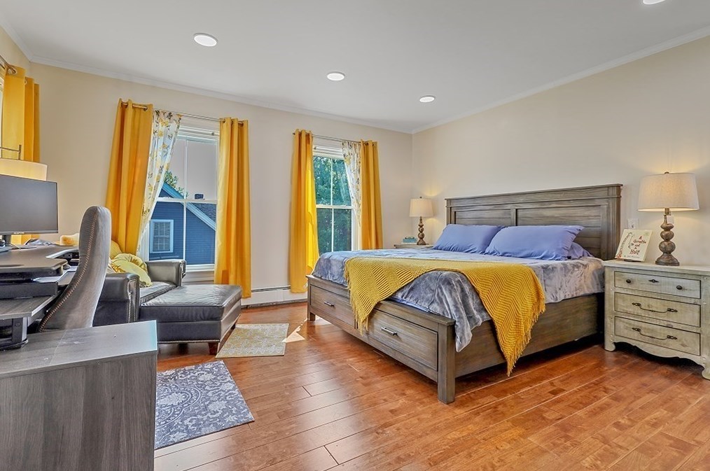 28 Maple St, Mendon MA  01756-1248 exterior