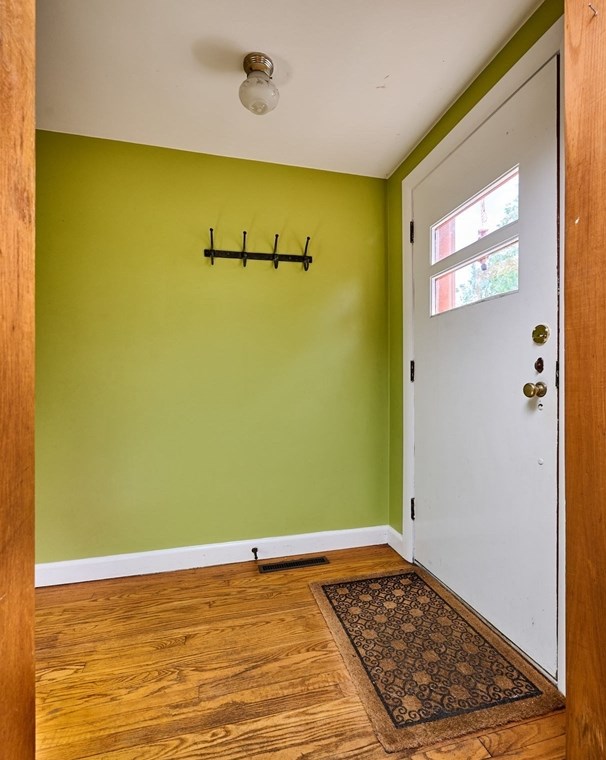 28 Meadow Ln, Ashfield, MA 01330