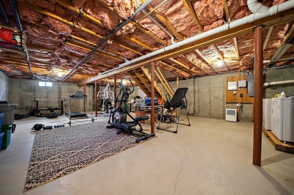 71 Nuthatch Ln, Taunton MA 02780-7150 exterior