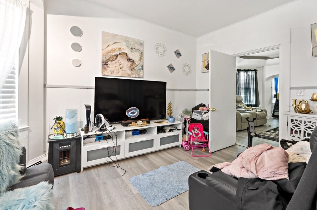 302 Sawyer St, New Bedford MA 02746-2052 exterior