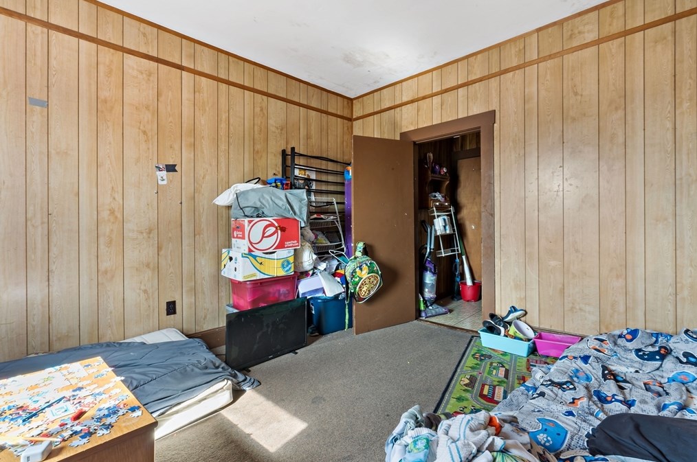 302 Sawyer St, New Bedford MA 02746-2052 exterior