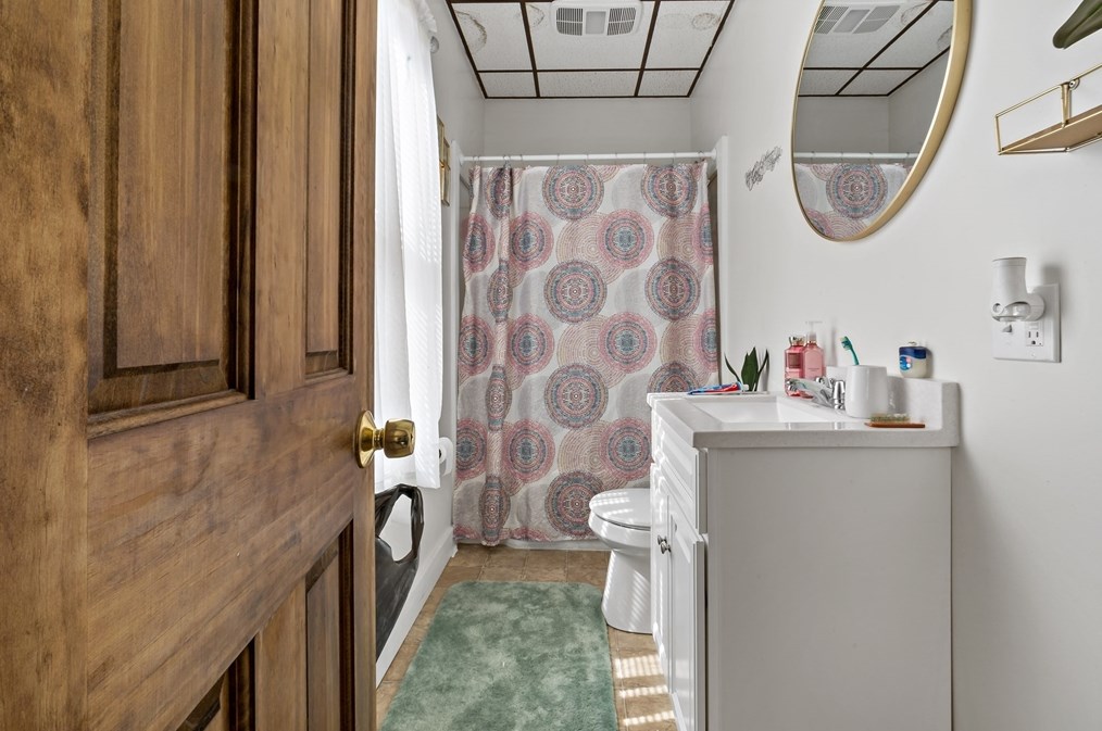 302 Sawyer St, New Bedford MA 02746-2052 exterior