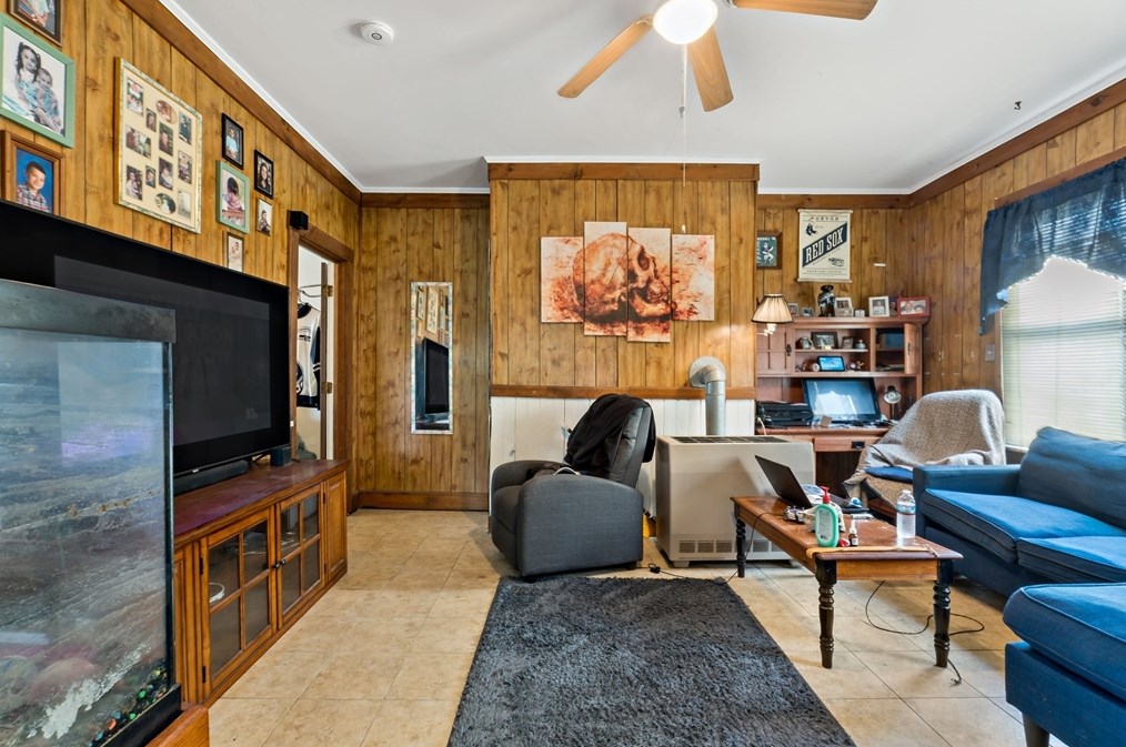 302 Sawyer St, New Bedford MA 02746-2052 exterior