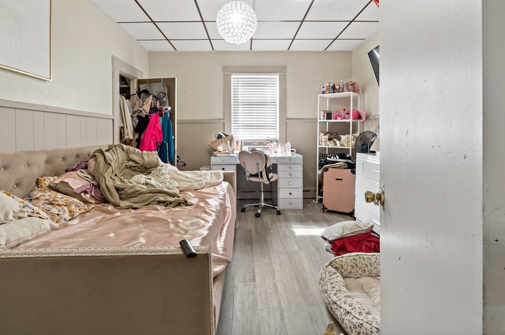 302 Sawyer St, New Bedford MA 02746-2052 exterior