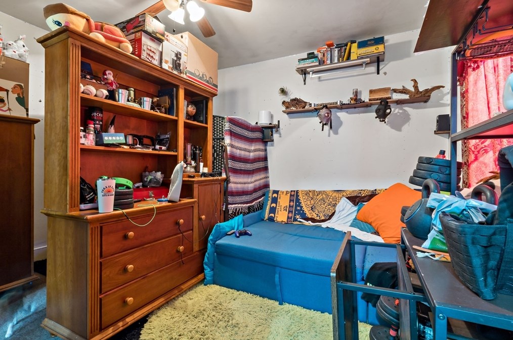 302 Sawyer St, New Bedford MA 02746-2052 exterior