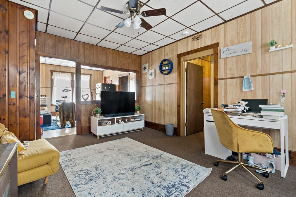 302 Sawyer St, New Bedford MA 02746-2052 exterior