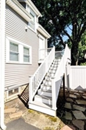 10 Mineral St, Reading, MA 01867 exterior