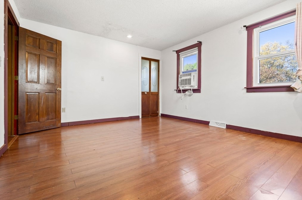 81 Leonard Cir, Lowell MA 01854-1248 exterior