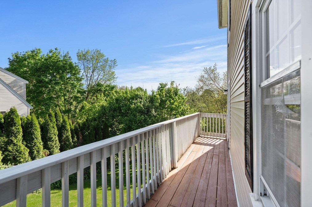 81 Leonard Cir, Lowell MA 01854-1248 exterior