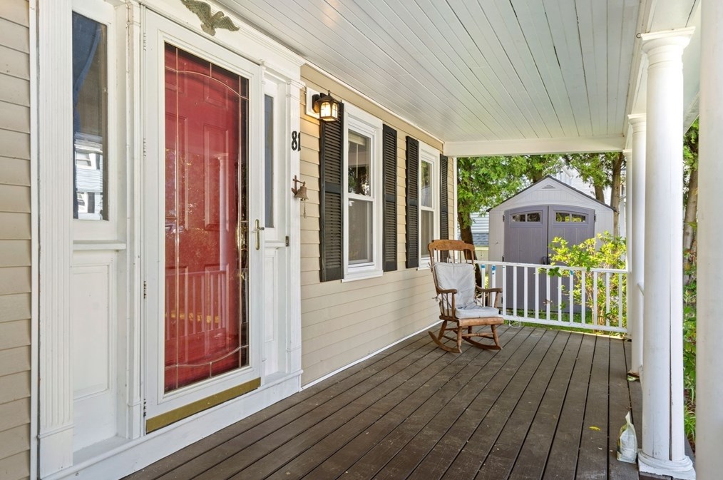 81 Leonard Cir, Lowell MA 01854-1248 exterior