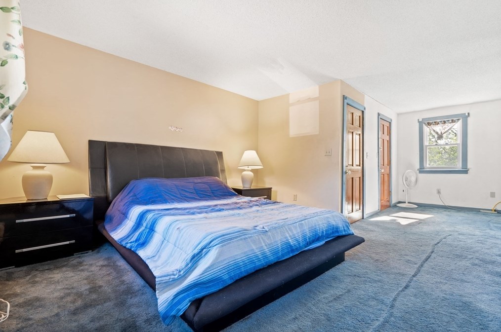 81 Leonard Cir, Lowell MA 01854-1248 exterior