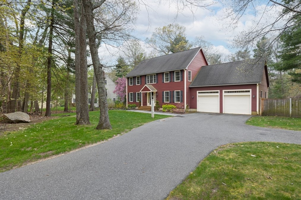 30 Walnut St, Millis MA  02054-1048 exterior