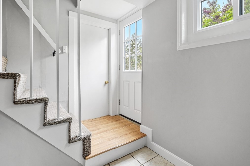 21 Linscott Rd, Hingham MA 02043-4717 exterior