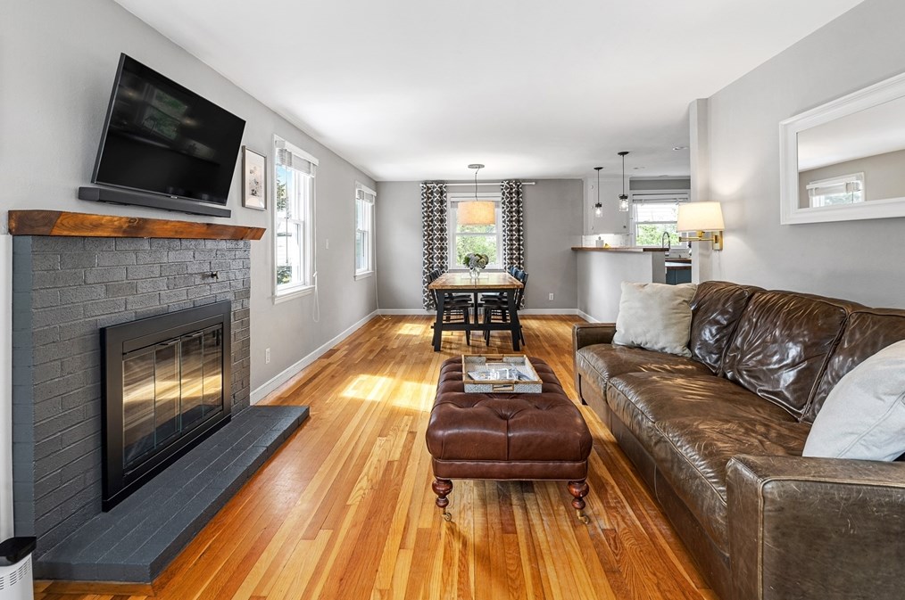 21 Linscott Rd, Hingham MA 02043-4717 exterior