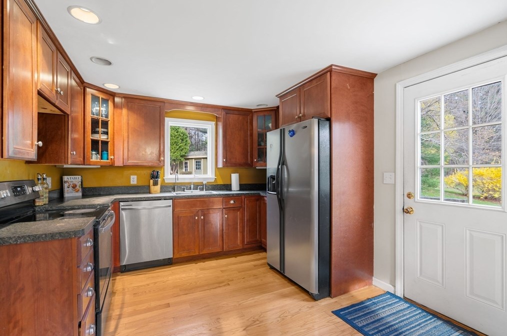 75 Bayberry Cir, East Bridgewater MA 02324-2968 exterior