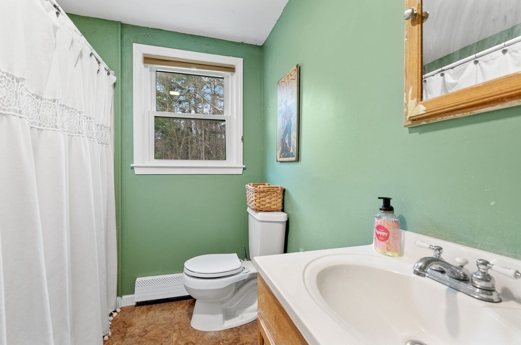 75 Bayberry Cir, East Bridgewater MA 02324-2968 exterior