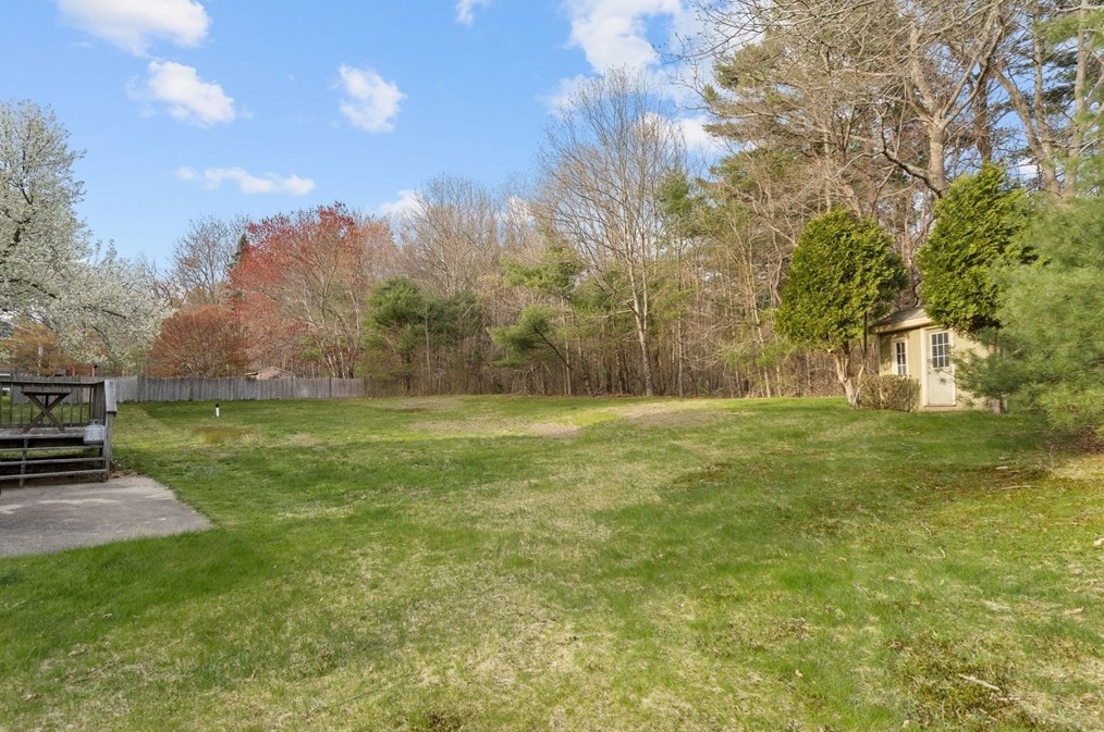 75 Bayberry Cir, East Bridgewater MA 02324-2968 exterior