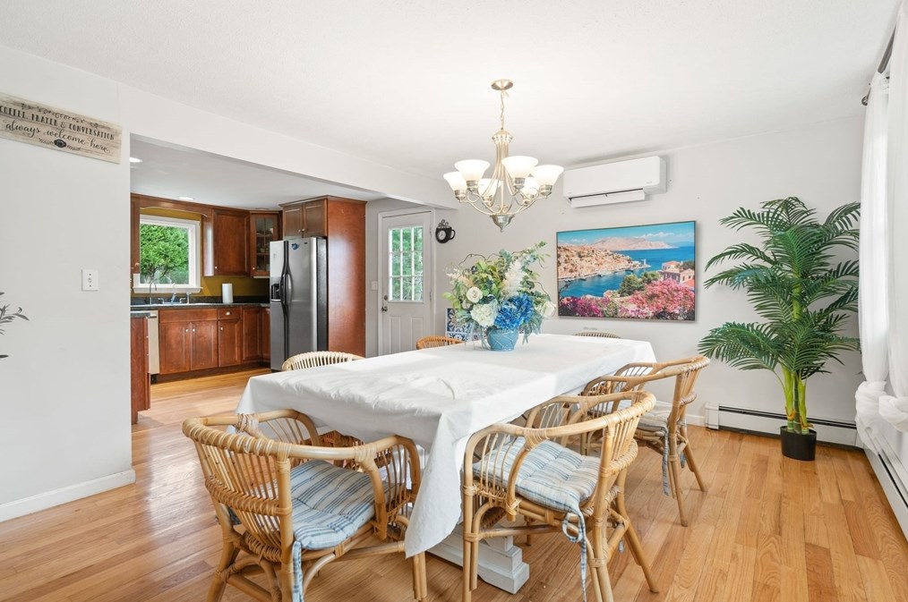 75 Bayberry Cir, East Bridgewater MA 02324-2968 exterior