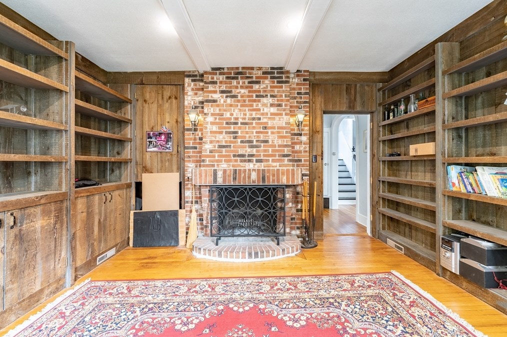 44 Highland Ave, Greenfield MA 01301-3605 exterior