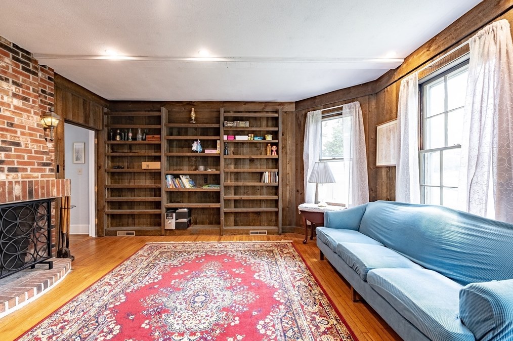 44 Highland Ave, Greenfield MA 01301-3605 exterior