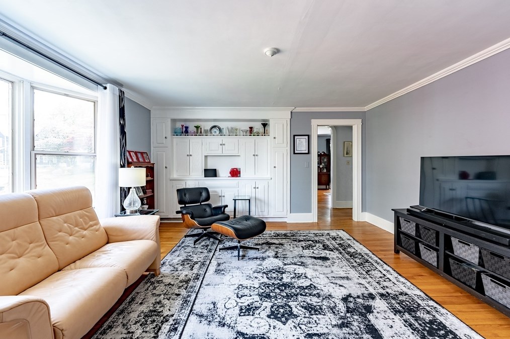 44 Highland Ave, Greenfield MA 01301-3605 exterior