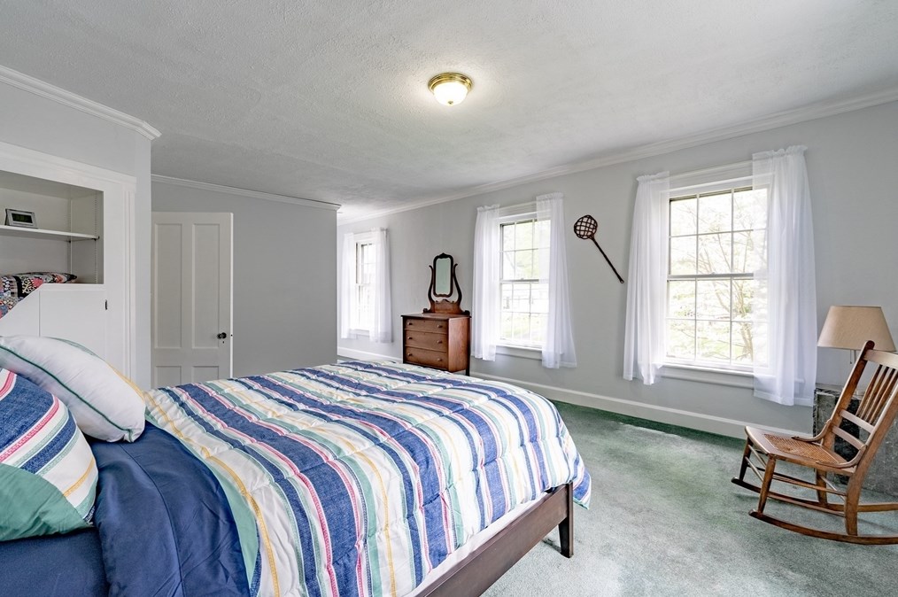 44 Highland Ave, Greenfield MA 01301-3605 exterior