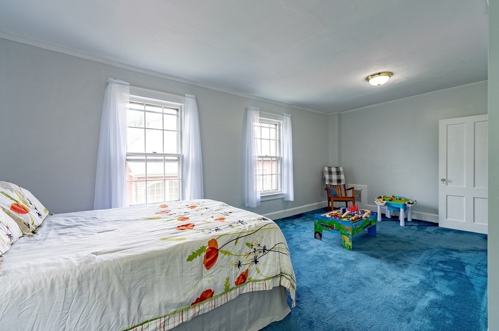 44 Highland Ave, Greenfield MA 01301-3605 exterior