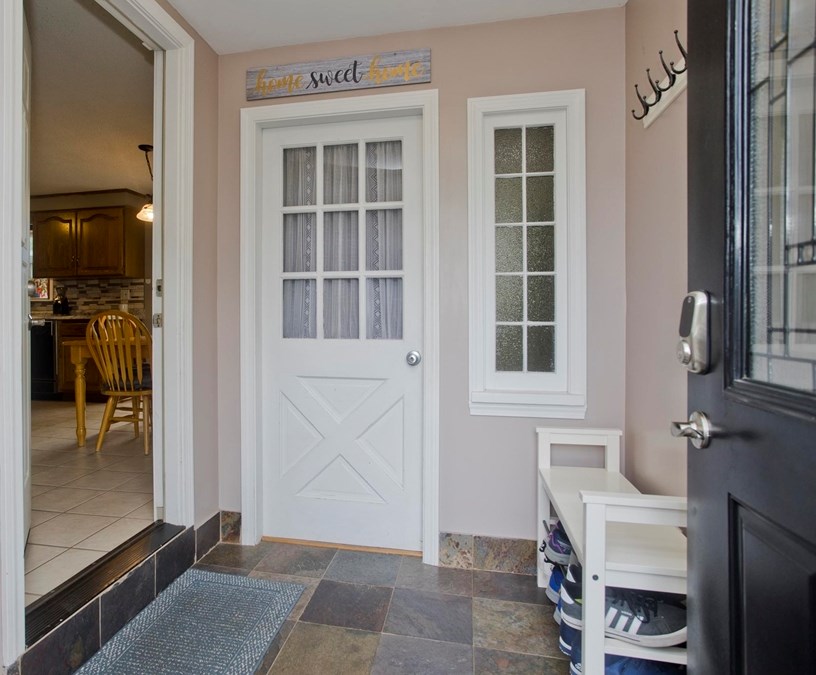 53 Edison Dr, Ludlow, MA 01056-3207