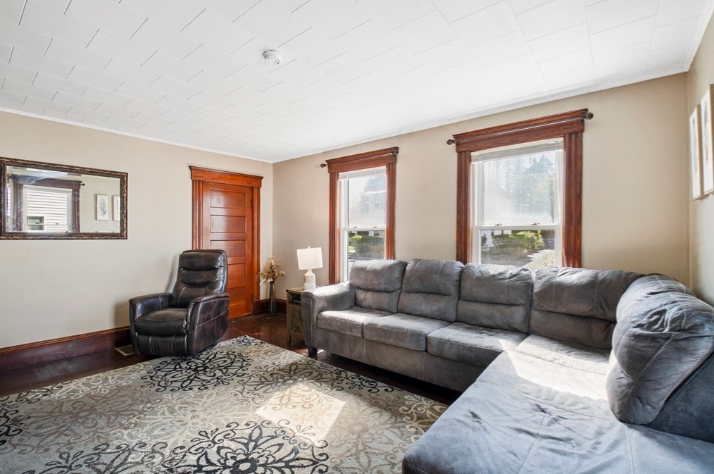 300 Sanders St, Royalston MA 01331-2830 exterior