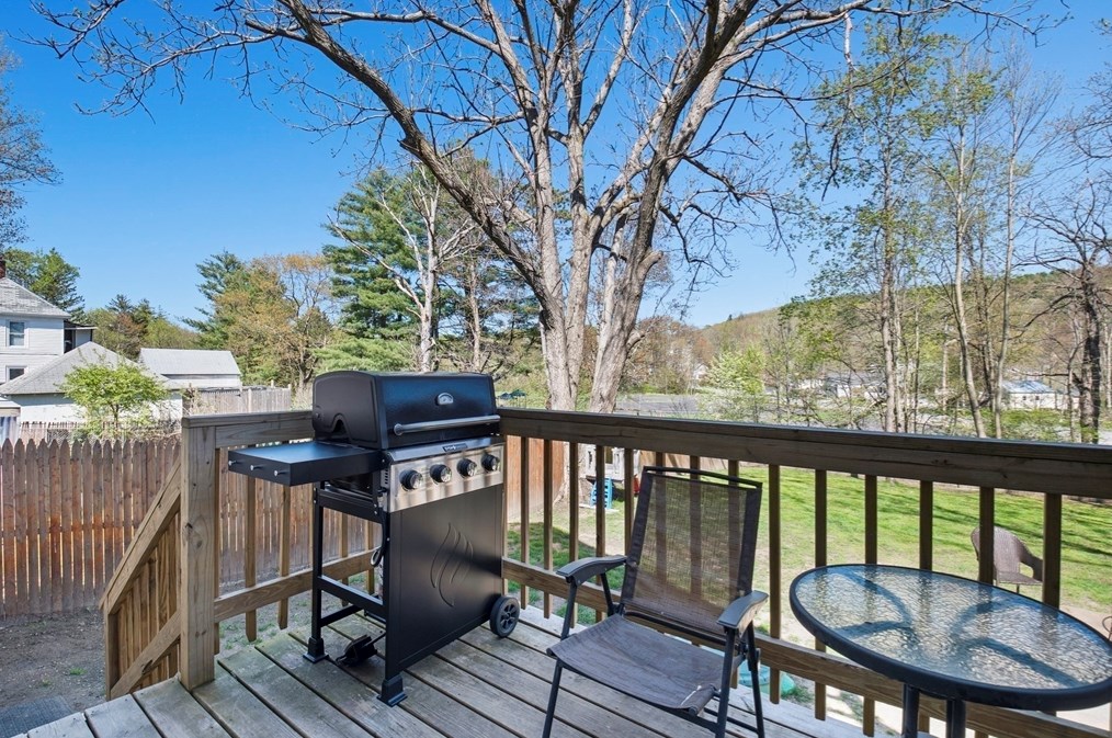 300 Sanders St, Royalston MA 01331-2830 exterior