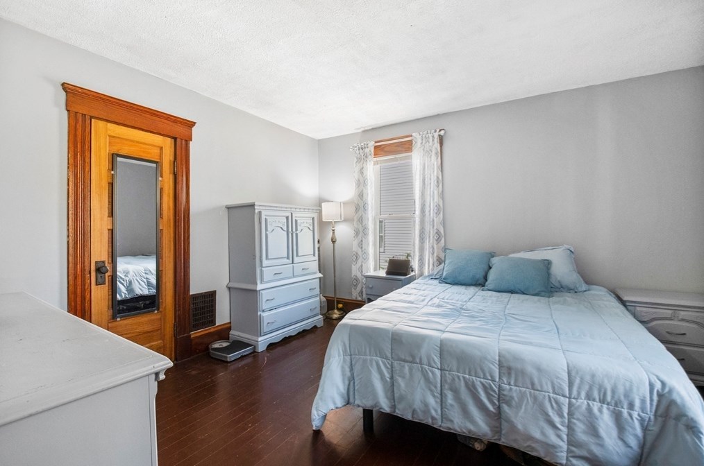 300 Sanders St, Royalston MA 01331-2830 exterior