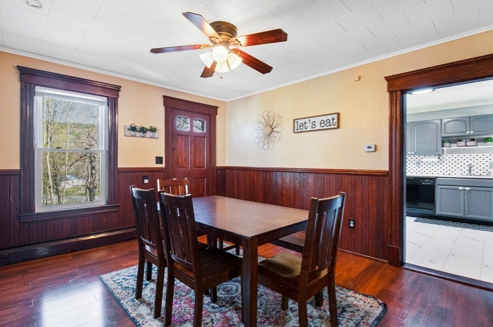 300 Sanders St, Royalston MA 01331-2830 exterior