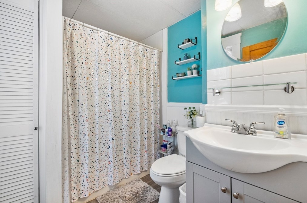 300 Sanders St, Royalston MA 01331-2830 exterior