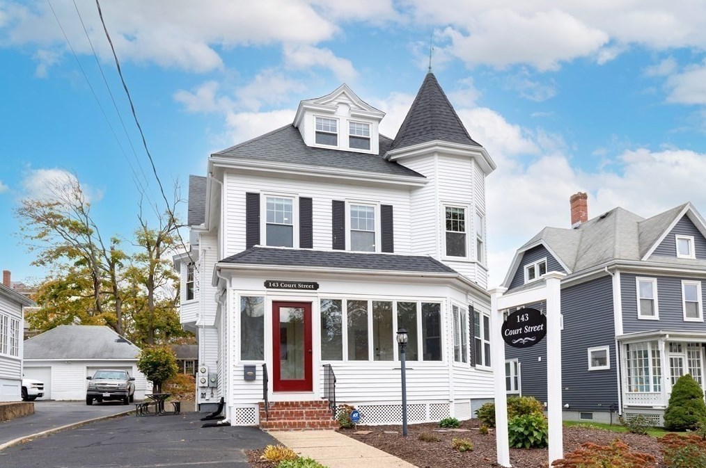 143 Court St, Plymouth, MA 02360-3807