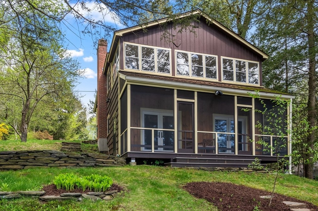 16 Washington Rd, Goshen, MA exterior