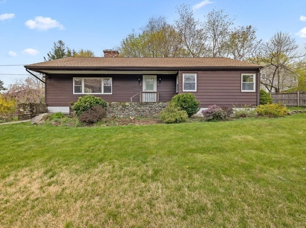 5 Rustic Dr, Worcester, MA 01609 exterior