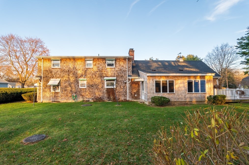 2 Blaney Cir, Seekonk MA exterior