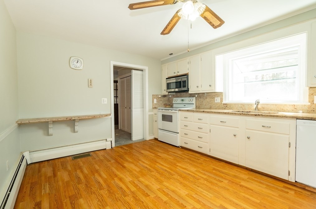 2 Blaney Cir, Seekonk MA exterior