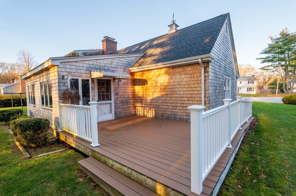 2 Blaney Cir, Seekonk MA exterior