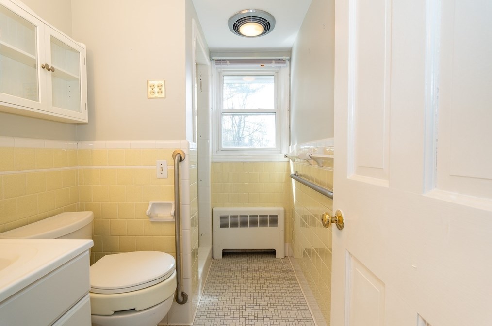 2 Blaney Cir, Seekonk MA exterior