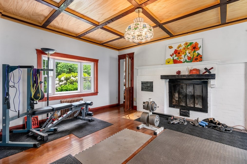 13 Park Ave, Natick MA 01760-2724 exterior