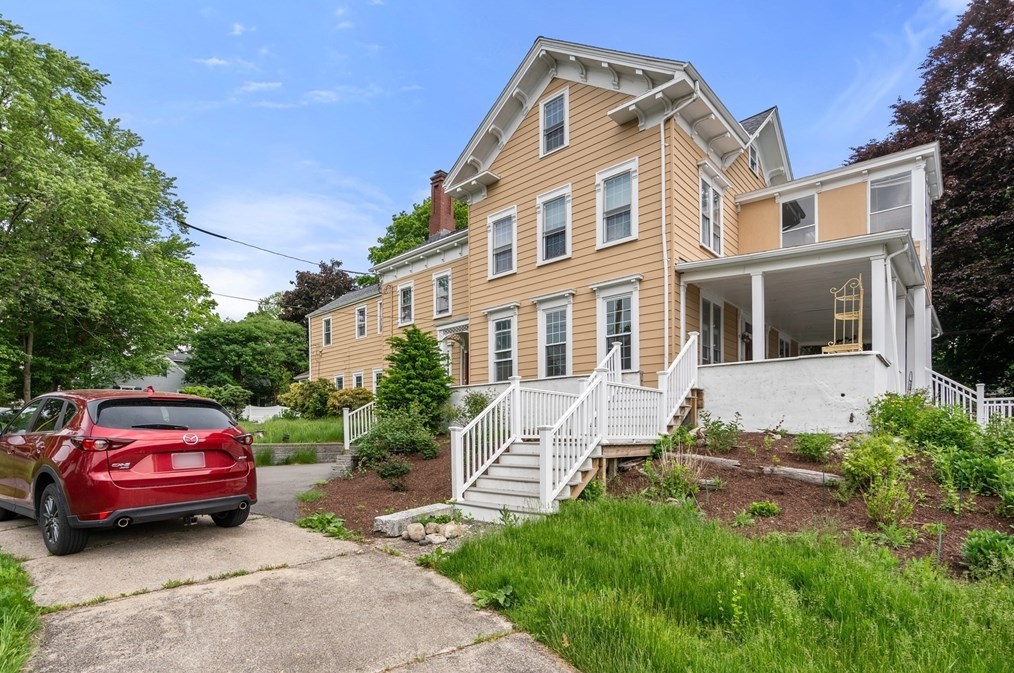 13 Park Ave, Natick MA 01760-2724 exterior