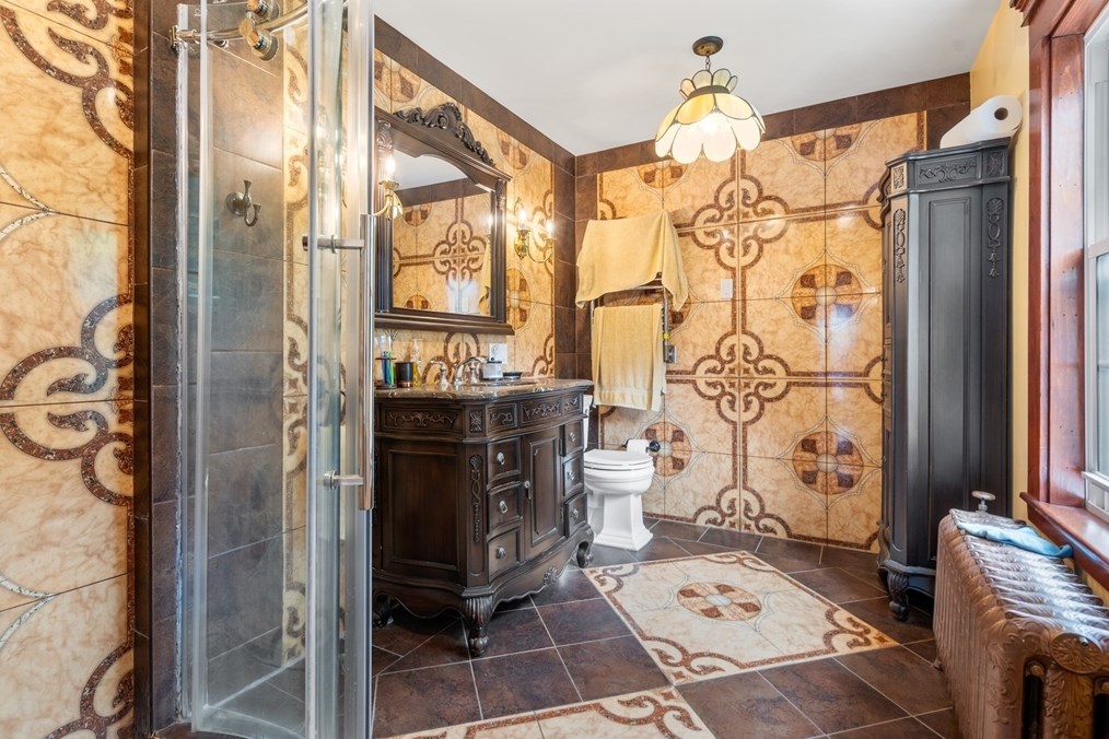 13 Park Ave, Natick MA 01760-2724 exterior