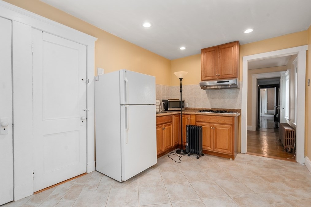 13 Park Ave, Natick MA 01760-2724 exterior