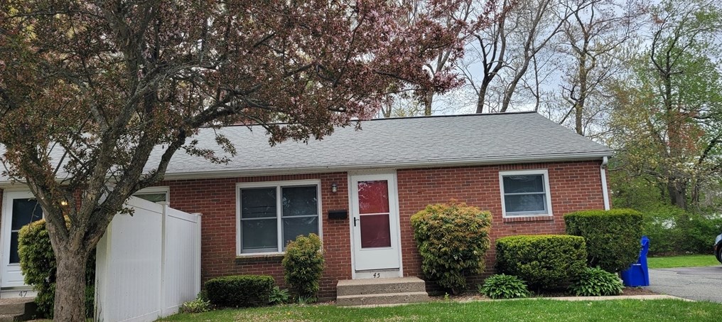 45 Manzella Ct, Rockland, MA 02370-1445